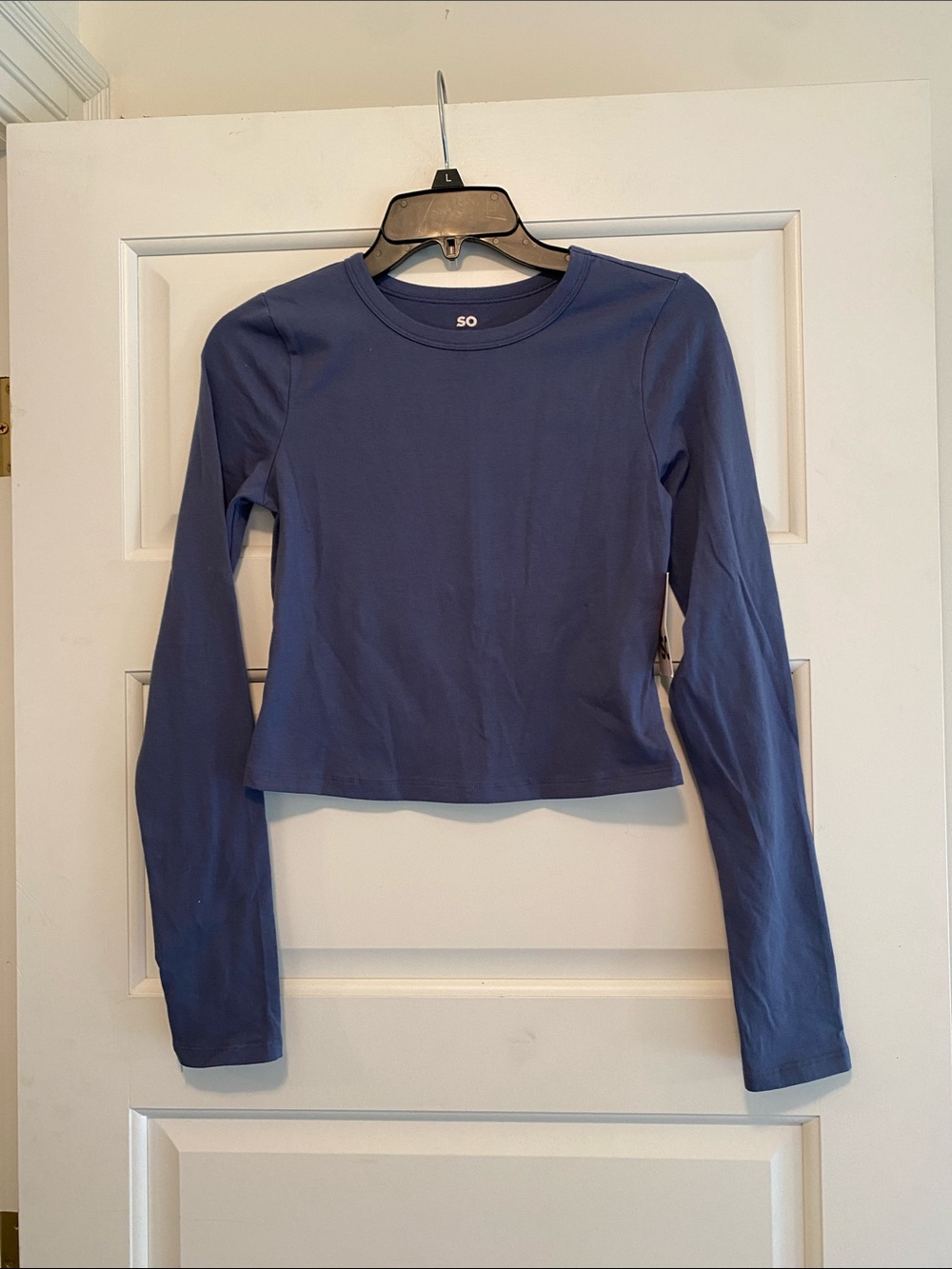 SO cropped solid long sleeve top